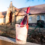 Πανσιόν Naumburger Wein & Sekt Manufaktur - 1824 Νάουμπουργκ