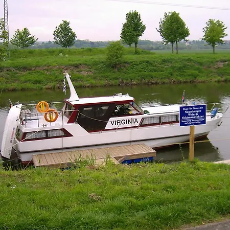 Naumburger Wein & Sekt Manufaktur - 1824 Pensión