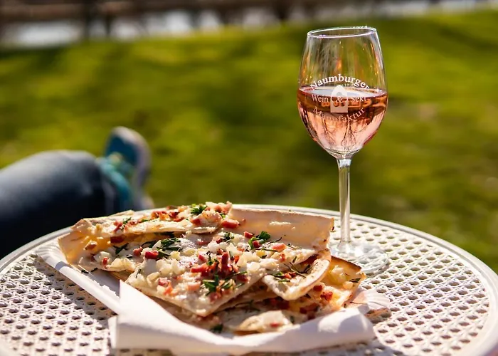 Naumburger Wein & Sekt Manufaktur - 1824 3* Naumburg